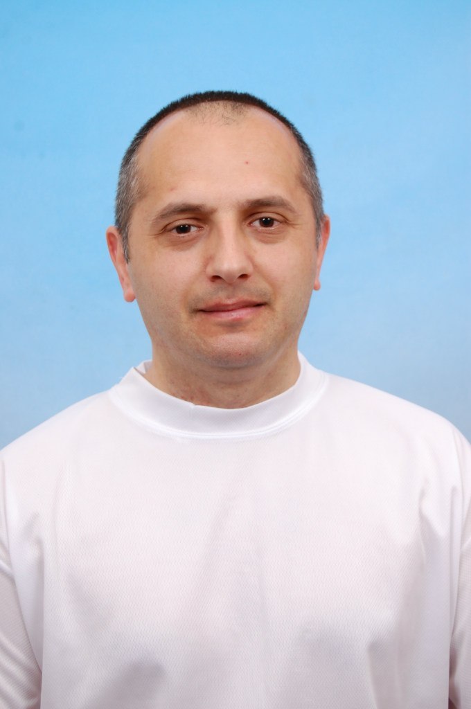 Щоб збільшити фото,то клацай на нього .